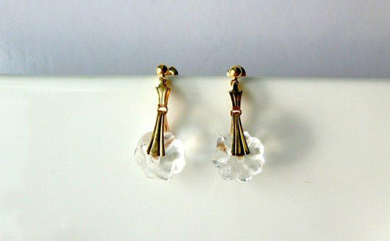 snowdrop ピアス クリスタル アクセサリー 1個 [Q]handmadejewely【お花 シンプル 可愛い ハンドメイド ジュエリー 手作り  職人 透明感 上品 華やか ドレス 大人な雰囲気 ギフト プレゼント ラッピング 結婚式】