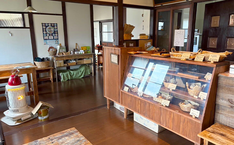 北海道産 ライ麦パンセット [ パン 焼き菓子 菓子 ライ麦 冷凍 朝食 里のあかり くるみ レーズン 手作り 酵母 素材 シンプル 北海道 幕別町 ] 