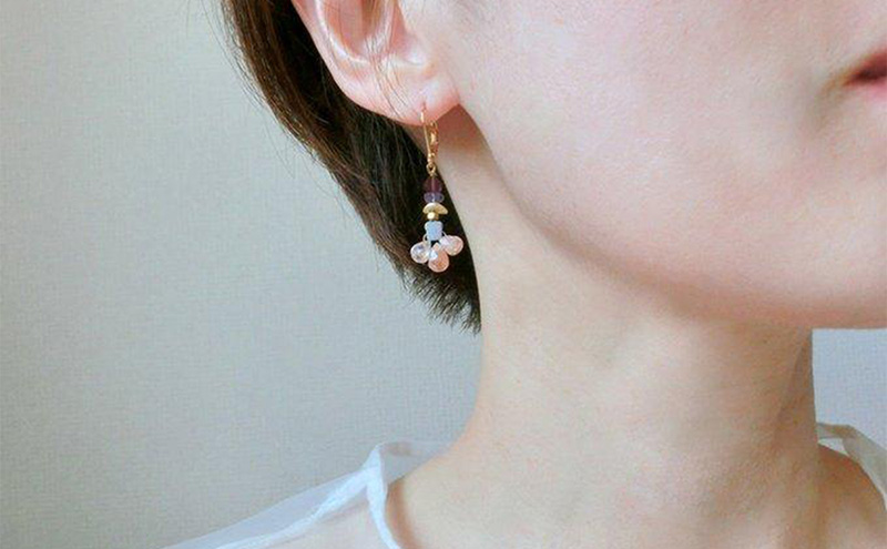 Helio flower ピアス アクセサリー 1個【シンプル サンストーン ヘリオライト クール シャープ 可愛い ギフト プレゼント ハンドメイド 手作り  職人 上品 華やか  ドレス 大人の雰囲気  ラッピング 母の日 結婚式 Q 北海道 幕別町】