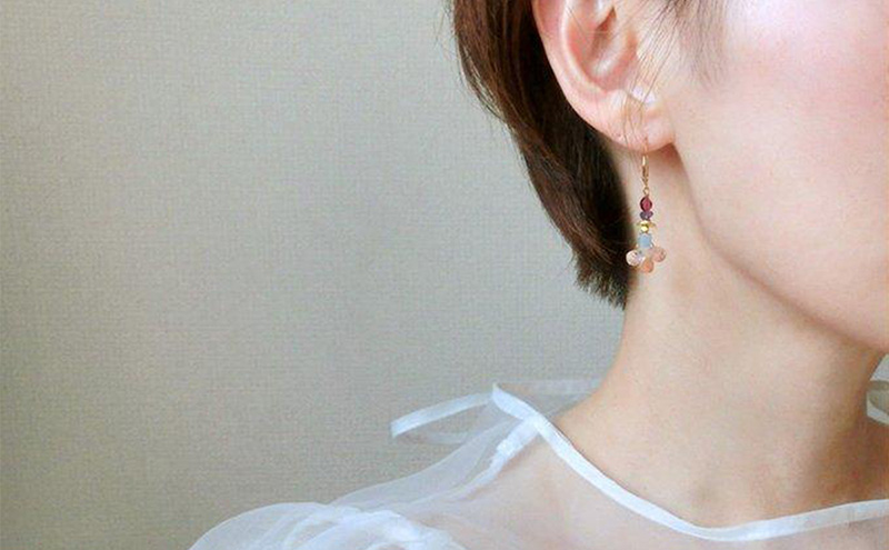 Helio flower ピアス アクセサリー 1個【シンプル サンストーン ヘリオライト クール シャープ 可愛い ギフト プレゼント ハンドメイド 手作り  職人 上品 華やか  ドレス 大人の雰囲気  ラッピング 母の日 結婚式 Q 北海道 幕別町】