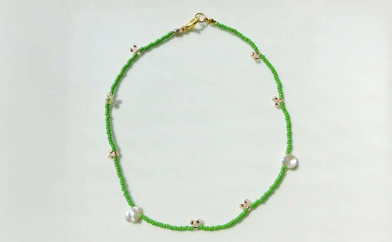 peace necklace -green & pearl- ネックレス アクセサリー 1個【シンプル グリーン ピンク パール ビーズ 可愛い ハンドメイド 手作り  職人 上品 大人な雰囲気 ギフト プレゼント ラッピング 結婚式 普段使い Q 北海道 幕別町】