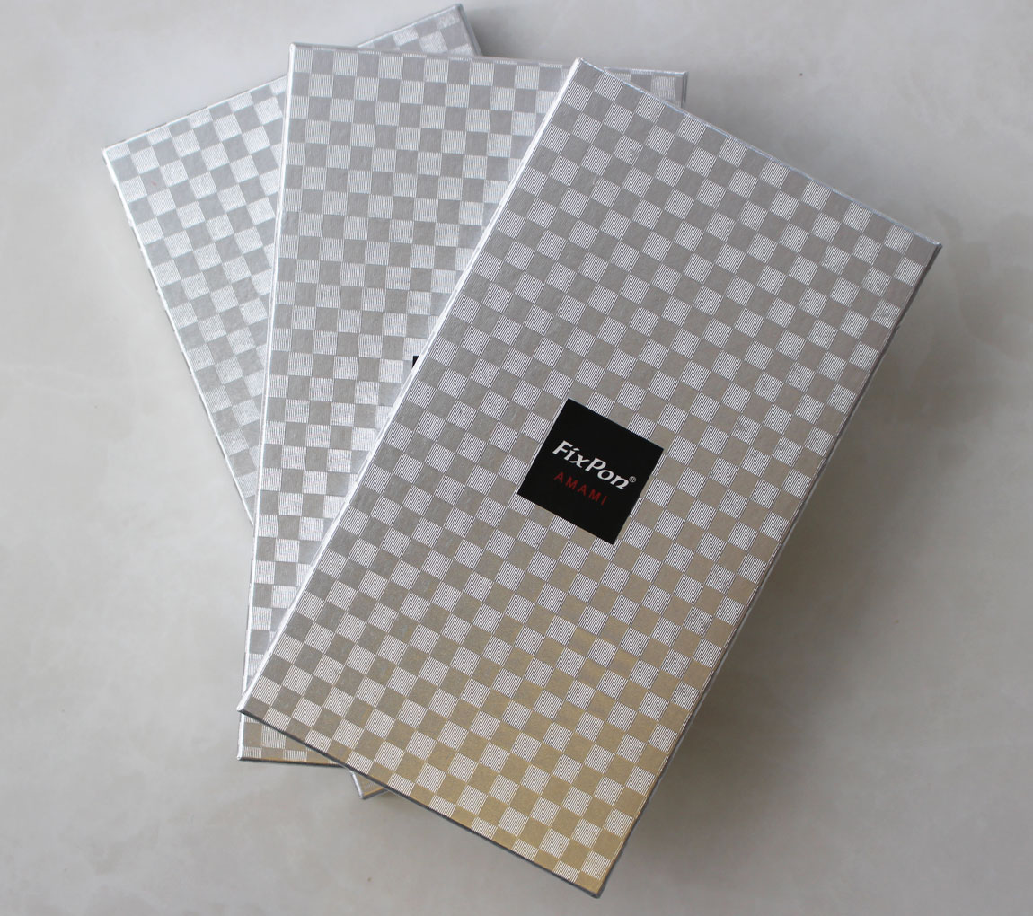 【ギフト用】本場大島紬ポケットチーフ 龍郷柄（赤）パッフドタイプ　A018-002-01