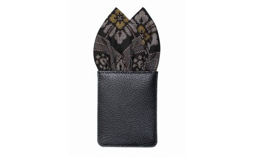 【ギフト用】本場奄美大島紬ポケットチーフ 龍郷柄（黄）ツーピークスタイプ　A018-005